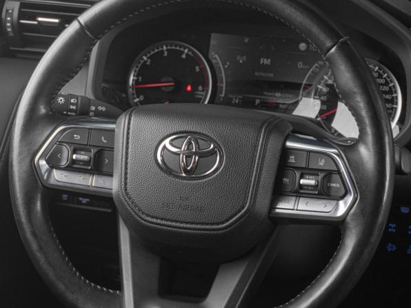 Toyota Land Cruiser 300 Series с пробегом 2021 года, цена 10 599 000 рублей, 86012 км, внедорожник, Автокод Объявления