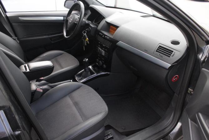 Opel Astra H Рестайлинг с пробегом 2011 года, цена 605 000 рублей, 231756 км, универсал, Автокод Объявления
