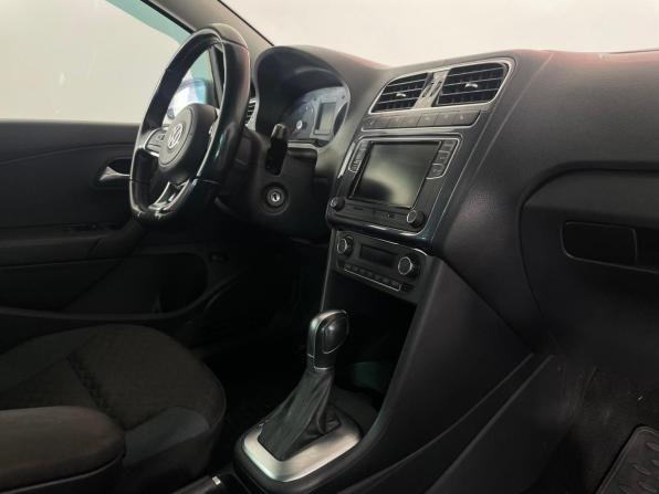 Volkswagen Polo V Рестайлинг с пробегом 2019 года, цена 1 292 000 рублей, 139348 км, седан, Автокод Объявления