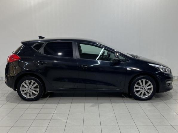Kia Ceed II Рестайлинг с пробегом 2017 года, цена 1 661 300 рублей, 189842 км, хэтчбек, Автокод Объявления