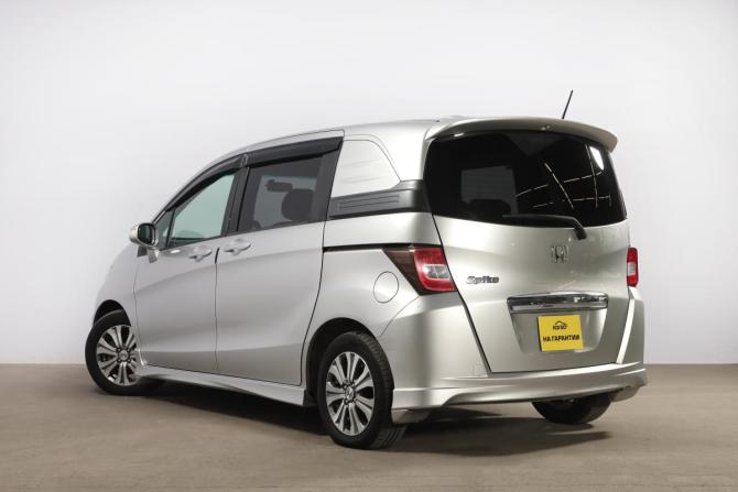 Honda Freed I Рестайлинг с пробегом 2011 года, цена 1 229 000 рублей, 119000 км, компактвэн, Автокод Объявления