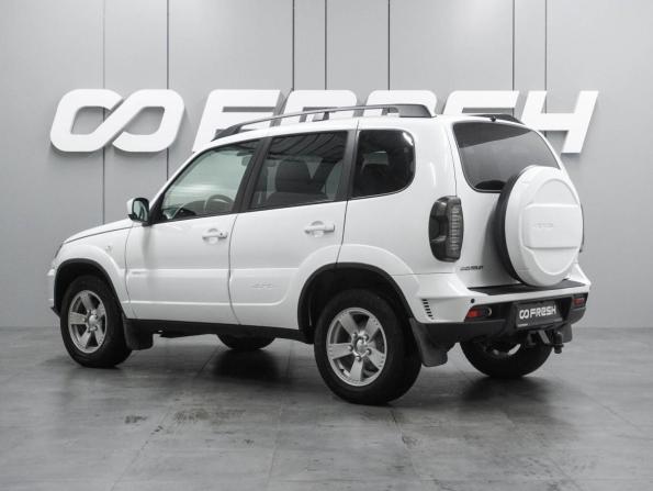 Chevrolet Niva I Рестайлинг с пробегом 2018 года, цена 899 000 рублей, 91454 км, внедорожник, Автокод Объявления