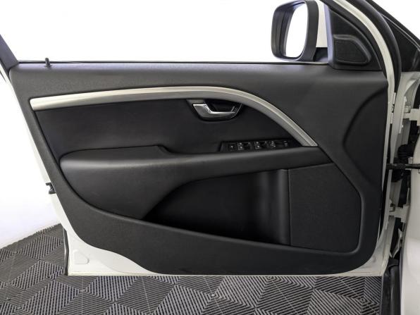 Volvo XC70 II Рестайлинг с пробегом 2014 года, цена 1 990 000 рублей, 228704 км, универсал, Автокод Объявления