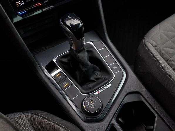 Volkswagen Tiguan II Рестайлинг с пробегом 2021 года, цена 3 450 000 рублей, 50760 км, внедорожник, Автокод Объявления