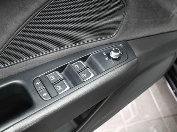 Audi A8 III (D4) Рестайлинг с пробегом 2014 года, цена 2 099 900 рублей, 201111 км, седан, Автокод Объявления