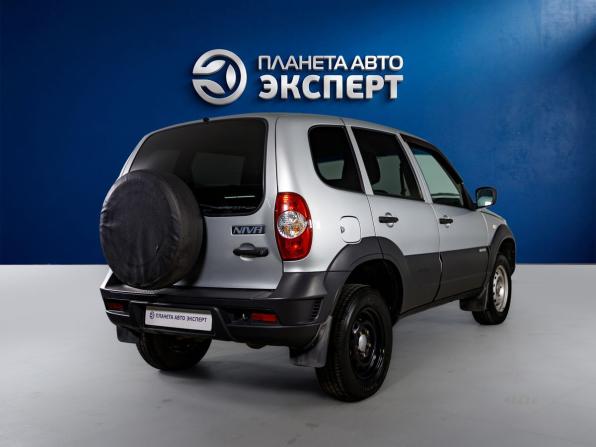 Chevrolet Niva I Рестайлинг с пробегом 2017 года, цена 700 000 рублей, 78482 км, внедорожник, Автокод Объявления