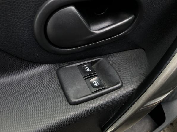 Renault Logan II Рестайлинг с пробегом 2019 года, цена 1 180 000 рублей, 70422 км, седан, Автокод Объявления