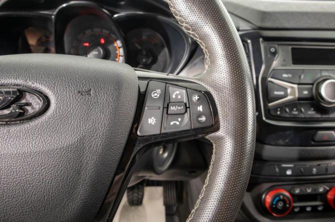Lada (ВАЗ) Vesta I с пробегом 2021 года, цена 1 239 000 рублей, 63500 км, седан, Автокод Объявления