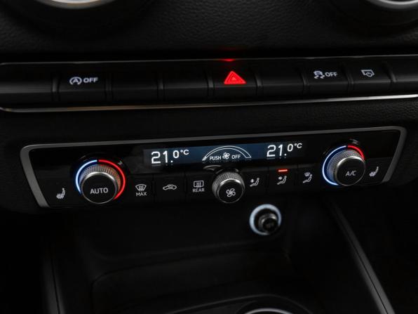 Audi A3 III (8V) Рестайлинг с пробегом 2019 года, цена 2 390 000 рублей, 53785 км, седан, Автокод Объявления