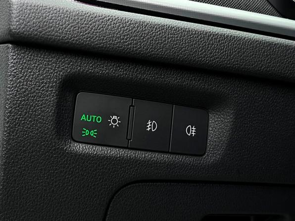 Skoda Octavia IV (A8) с пробегом 2021 года, цена 2 178 900 рублей, 105368 км, лифтбек, Автокод Объявления