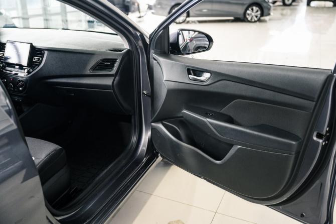 Hyundai Solaris II Рестайлинг с пробегом 2021 года, цена 1 330 000 рублей, 85154 км, седан, Автокод Объявления