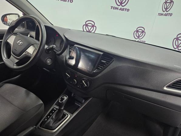 Hyundai Solaris II с пробегом 2018 года, цена 1 061 000 рублей, 163794 км, седан, Автокод Объявления