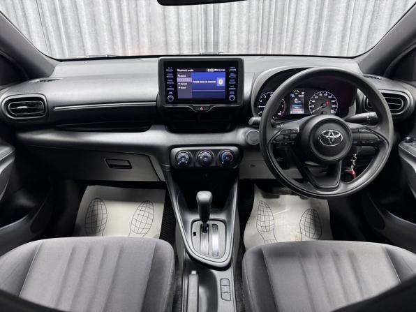 Toyota Yaris IV с пробегом 2020 года, цена 1 400 000 рублей, 65289 км, хэтчбек, Автокод Объявления