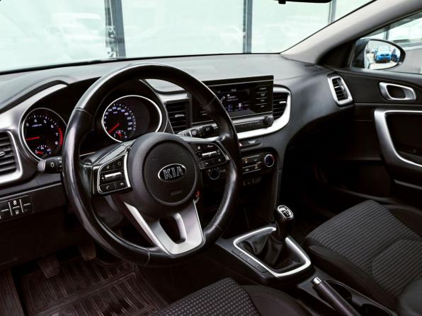 Kia Ceed III с пробегом 2021 года, цена 1 719 000 рублей, 110932 км, универсал, Автокод Объявления