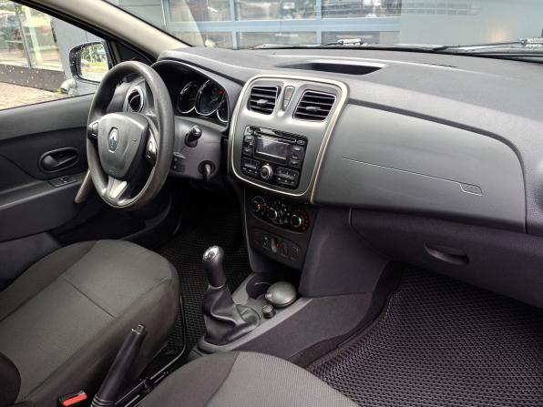 Renault Sandero II с пробегом 2015 года, цена 777 777 рублей, 99500 км, хэтчбек, Автокод Объявления