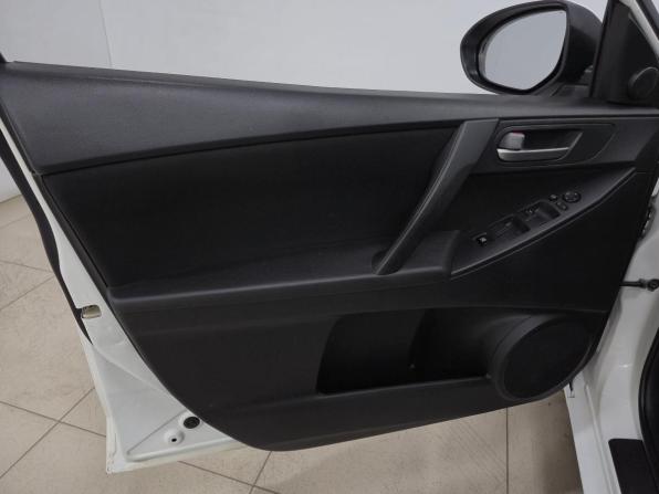 Mazda 3 II (BL) Рестайлинг с пробегом 2012 года, цена 680 000 рублей, 205000 км, седан, Автокод Объявления