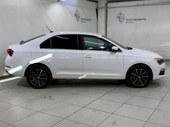 Skoda Rapid II с пробегом 2021 года, цена 1 999 800 рублей, 60000 км, лифтбек, Автокод Объявления