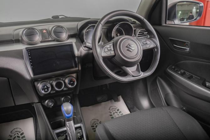 Suzuki Swift V с пробегом 2020 года, цена 1 229 000 рублей, 32000 км, хэтчбек, Автокод Объявления