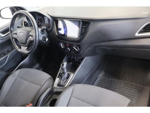 Hyundai Solaris II с пробегом 2017 года, цена 1 306 000 рублей, 99637 км, седан, Автокод Объявления