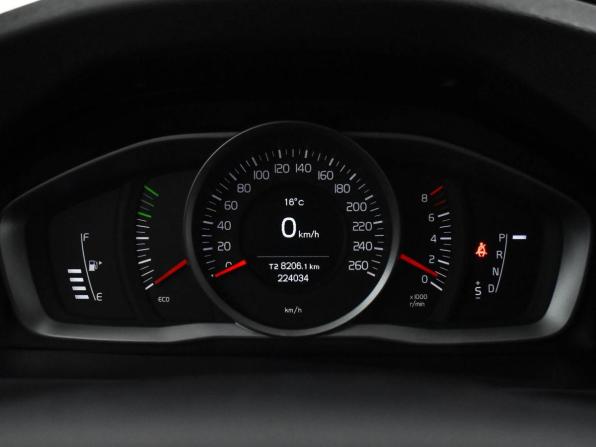 Volvo S60 II Рестайлинг с пробегом 2014 года, цена 990 000 рублей, 224033 км, седан, Автокод Объявления
