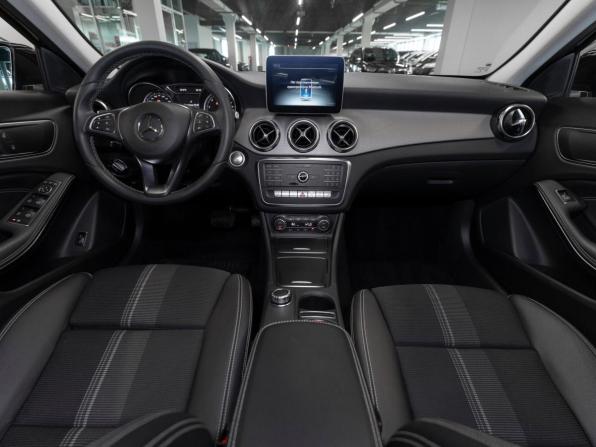 Mercedes-Benz GLA I (X156) Рестайлинг с пробегом 2018 года, цена 2 670 000 рублей, 67656 км, внедорожник, Автокод Объявления