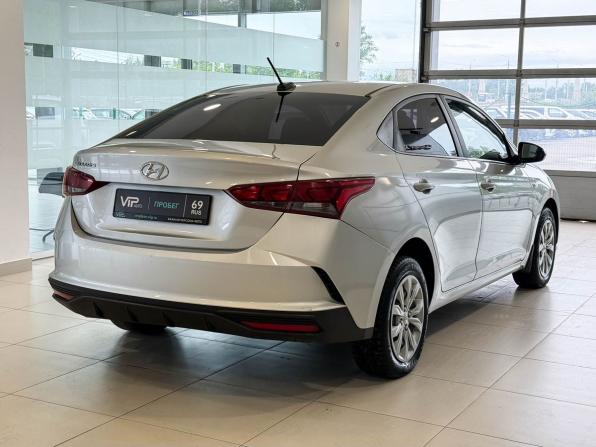 Hyundai Solaris II Рестайлинг с пробегом 2022 года, цена 1 375 000 рублей, 140186 км, седан, Автокод Объявления