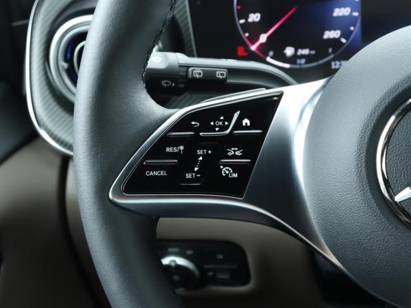 Mercedes-Benz V-Класс III (W447) Рестайлинг 2 с пробегом 2025 года, цена 12 200 000 рублей, 8703 км, минивэн, Автокод Объявления