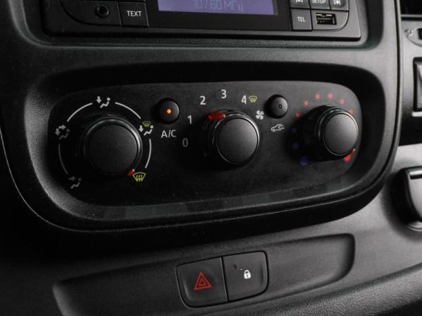 Opel Vivaro B с пробегом 2015 года, цена 1 939 000 рублей, 243391 км, минивэн, Автокод Объявления