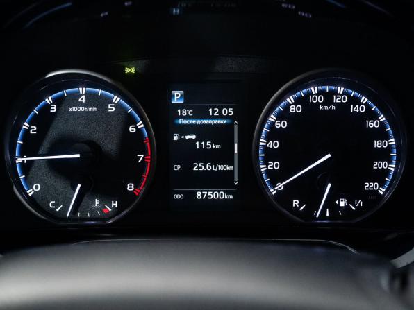Toyota RAV4 IV (XA40) Рестайлинг с пробегом 2017 года, цена 2 670 000 рублей, 87500 км, внедорожник, Автокод Объявления