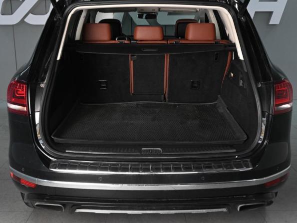 Volkswagen Touareg II Рестайлинг с пробегом 2017 года, цена 3 180 000 рублей, 222969 км, внедорожник, Автокод Объявления