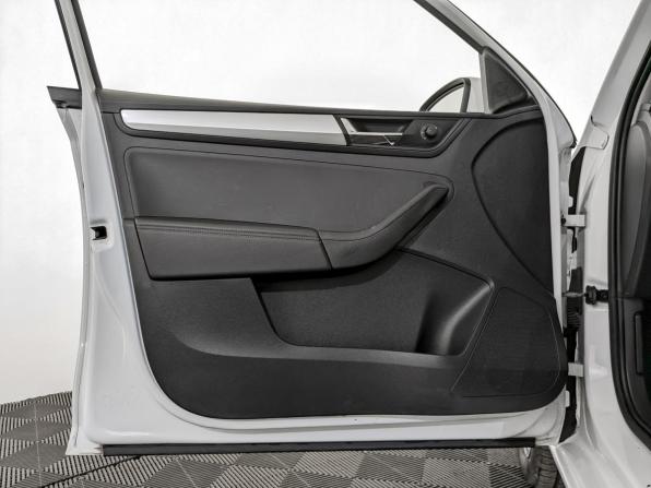 Skoda Rapid I Рестайлинг с пробегом 2019 года, цена 1 100 000 рублей, 199977 км, лифтбек, Автокод Объявления
