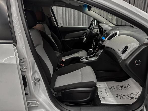 Chevrolet Cruze I Рестайлинг с пробегом 2014 года, цена 850 000 рублей, 131000 км, универсал, Автокод Объявления