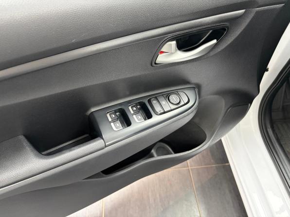 Kia Rio IV Рестайлинг с пробегом 2021 года, цена 1 398 000 рублей, 95465 км, седан, Автокод Объявления