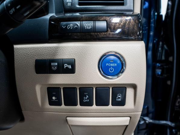 Toyota Alphard II с пробегом 2012 года, цена 2 300 000 рублей, 164900 км, минивэн, Автокод Объявления