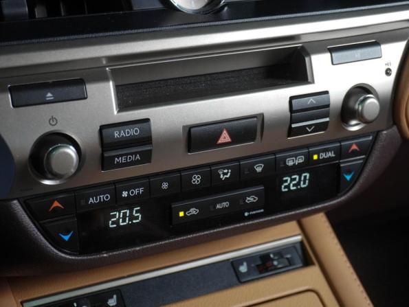 Lexus ES VI Рестайлинг с пробегом 2017 года, цена 3 299 000 рублей, 111056 км, седан, Автокод Объявления
