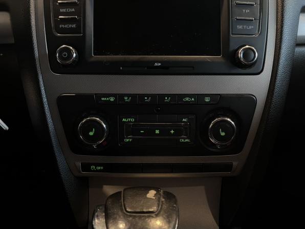 Skoda Octavia II (A5) Рестайлинг с пробегом 2011 года, цена 658 000 рублей, 233478 км, лифтбек, Автокод Объявления