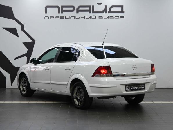 Opel Astra H Рестайлинг с пробегом 2011 года, цена 499 900 рублей, 312000 км, седан, Автокод Объявления