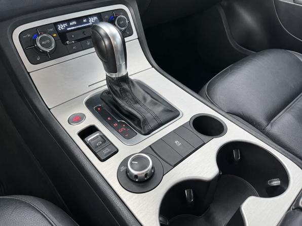Volkswagen Touareg II с пробегом 2012 года, цена 1 999 000 рублей, 269321 км, внедорожник, Автокод Объявления