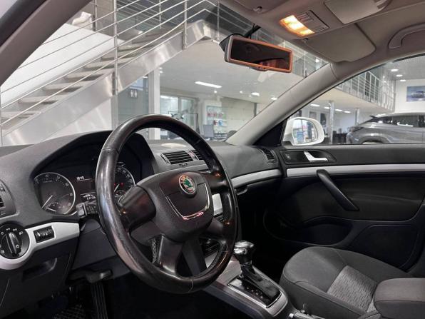 Skoda Octavia II (A5) Рестайлинг с пробегом 2012 года, цена 829 900 рублей, 178000 км, лифтбек, Автокод Объявления