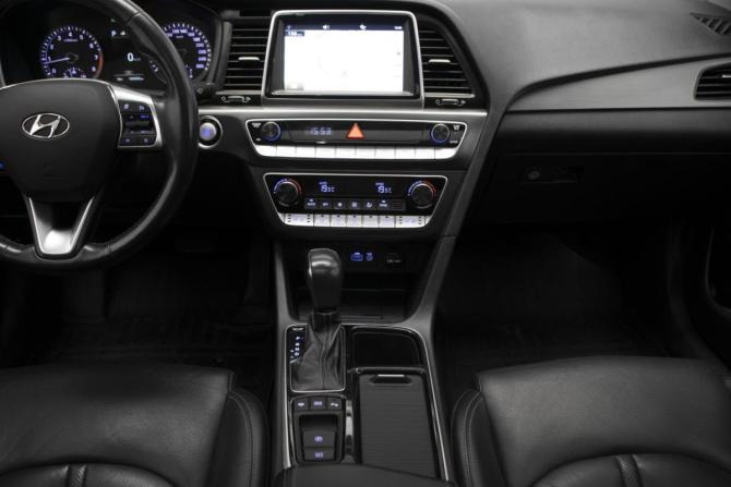 Hyundai Sonata VII (LF) Рестайлинг с пробегом 2017 года, цена 1 850 000 рублей, 143431 км, седан, Автокод Объявления