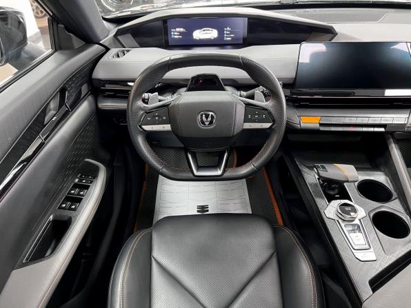Changan UNI-V I с пробегом 2023 года, цена 1 995 000 рублей, 69124 км, лифтбек, Автокод Объявления
