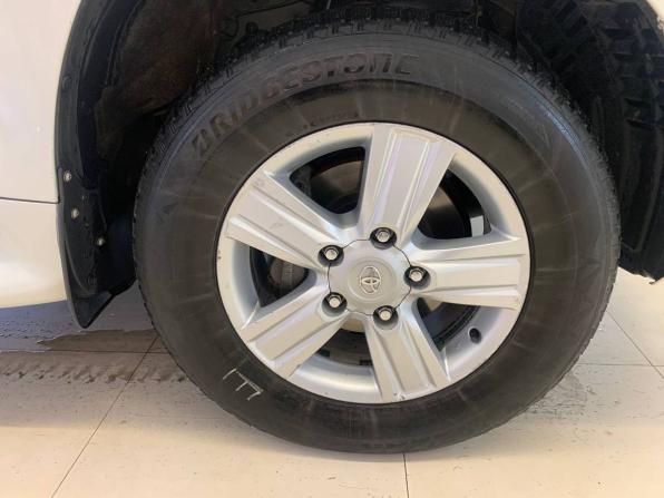 Toyota Land Cruiser 200 Series Рестайлинг 1 с пробегом 2014 года, цена 2 900 000 рублей, 303227 км, внедорожник, Автокод Объявления