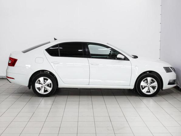 Skoda Octavia III (A7) Рестайлинг с пробегом 2018 года, цена 2 099 000 рублей, 126750 км, лифтбек, Автокод Объявления