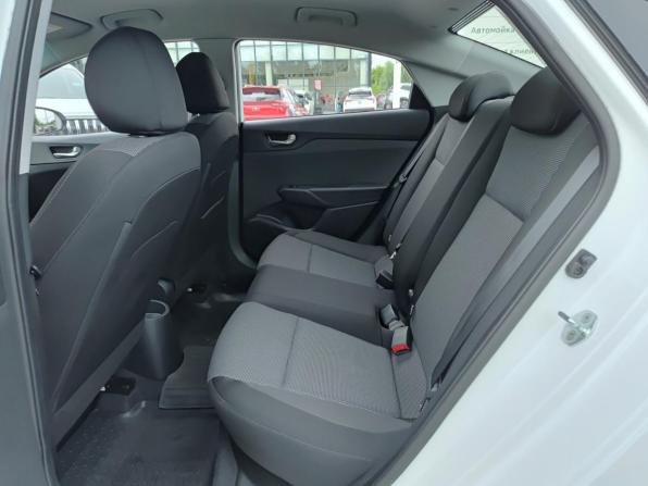 Hyundai Solaris II Рестайлинг с пробегом 2021 года, цена 1 635 000 рублей, 65456 км, седан, Автокод Объявления