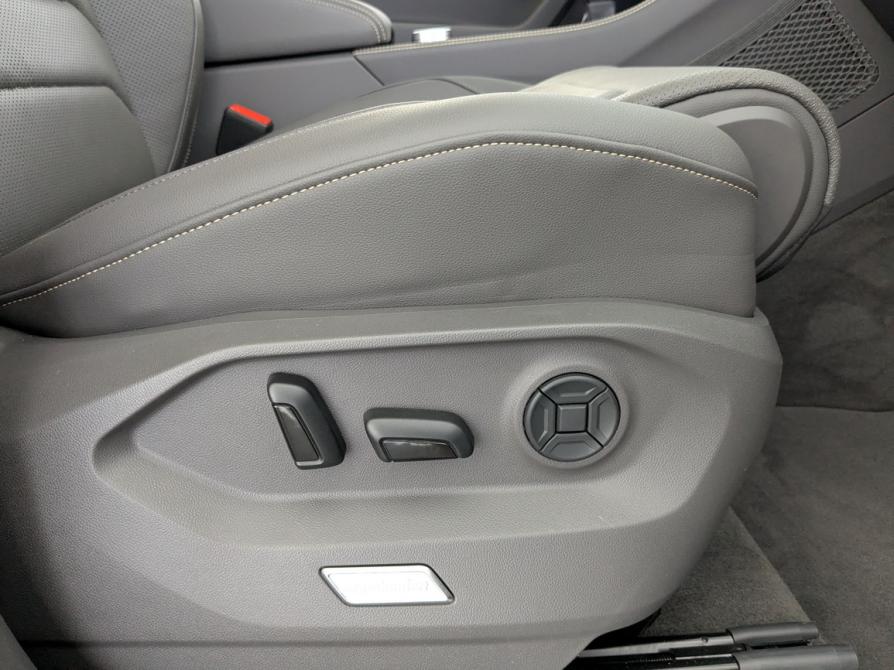 Volkswagen Touareg III Рестайлинг Москва  - изображение 28