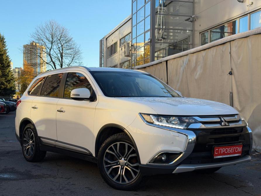Mitsubishi Outlander III Рестайлинг 2 Санкт-Петербург  - изображение 1