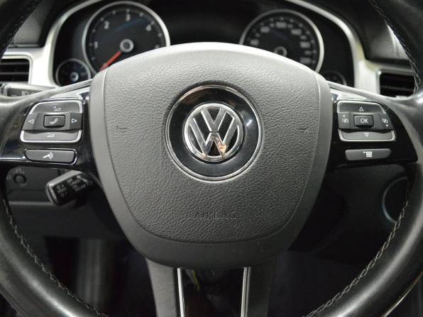 Volkswagen Touareg II Рестайлинг с пробегом 2016 года, цена 2 750 000 рублей, 235000 км, внедорожник, Автокод Объявления