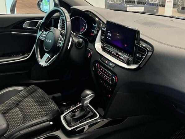 Kia Ceed III Рестайлинг с пробегом 2021 года, цена 1 690 000 рублей, 73000 км, хэтчбек, Автокод Объявления