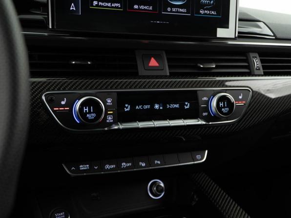 Audi A4 V (B9) Рестайлинг с пробегом 2025 года, цена 6 054 444 рубля, 80 км, седан, Автокод Объявления