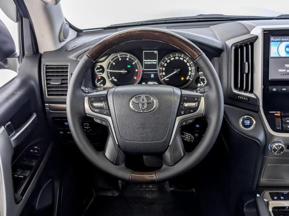 Toyota Land Cruiser 200 Series Рестайлинг 2 с пробегом 2020 года, цена 7 250 000 рублей, 136625 км, внедорожник, Автокод Объявления